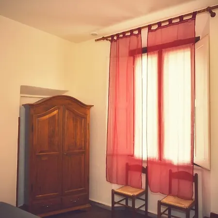 Holiday Rooms *