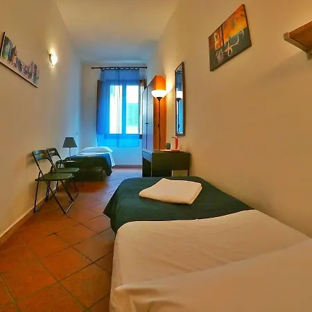 Holiday Rooms *