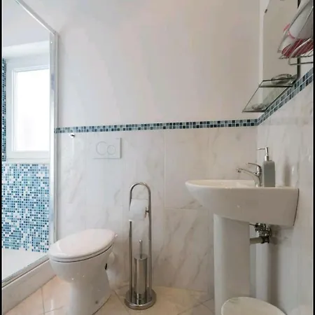 Holiday Rooms