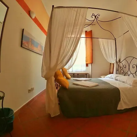 Guest house Holiday Rooms *